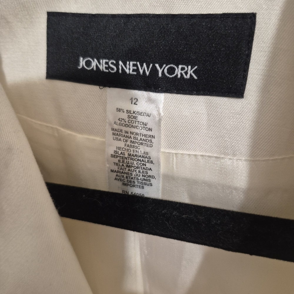 Jones New York Silk Blend Cropped Blazer Ivory Size 12 Classic Workwear Chic - Picture 2 of 5